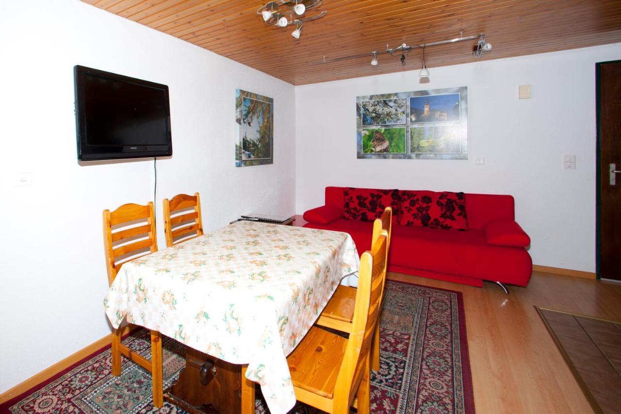 Haus Waldheim Grachen Apartamento Exterior foto