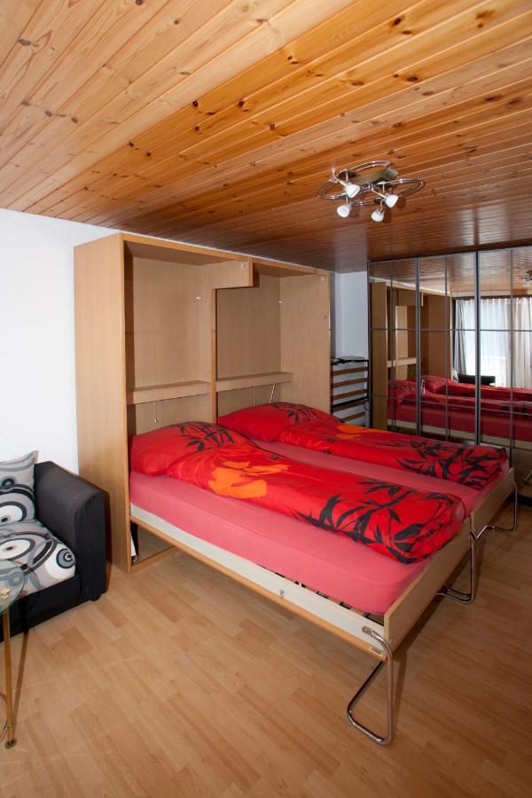 Haus Waldheim Grachen Apartamento Exterior foto