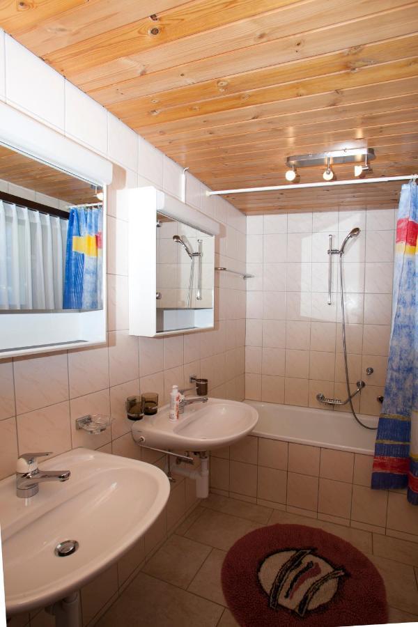 Haus Waldheim Grachen Apartamento Exterior foto