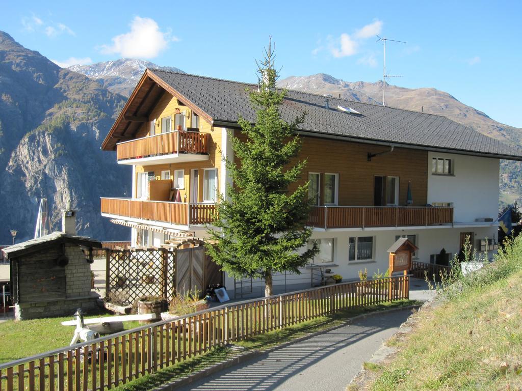 Haus Waldheim Grachen Apartamento Exterior foto